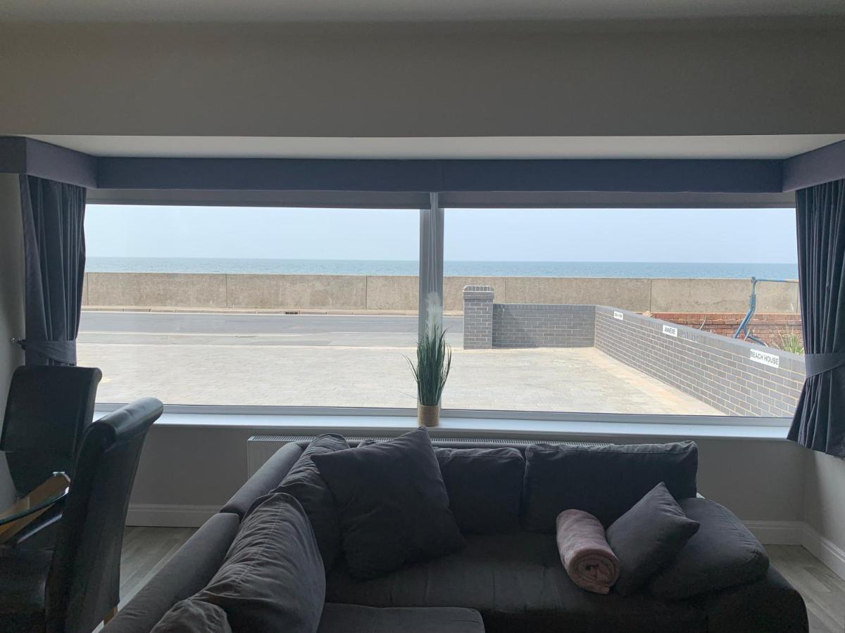 Beach House Apartment On Ground Floor With Sea View - Pet Friendly Cleveleys Buitenkant foto