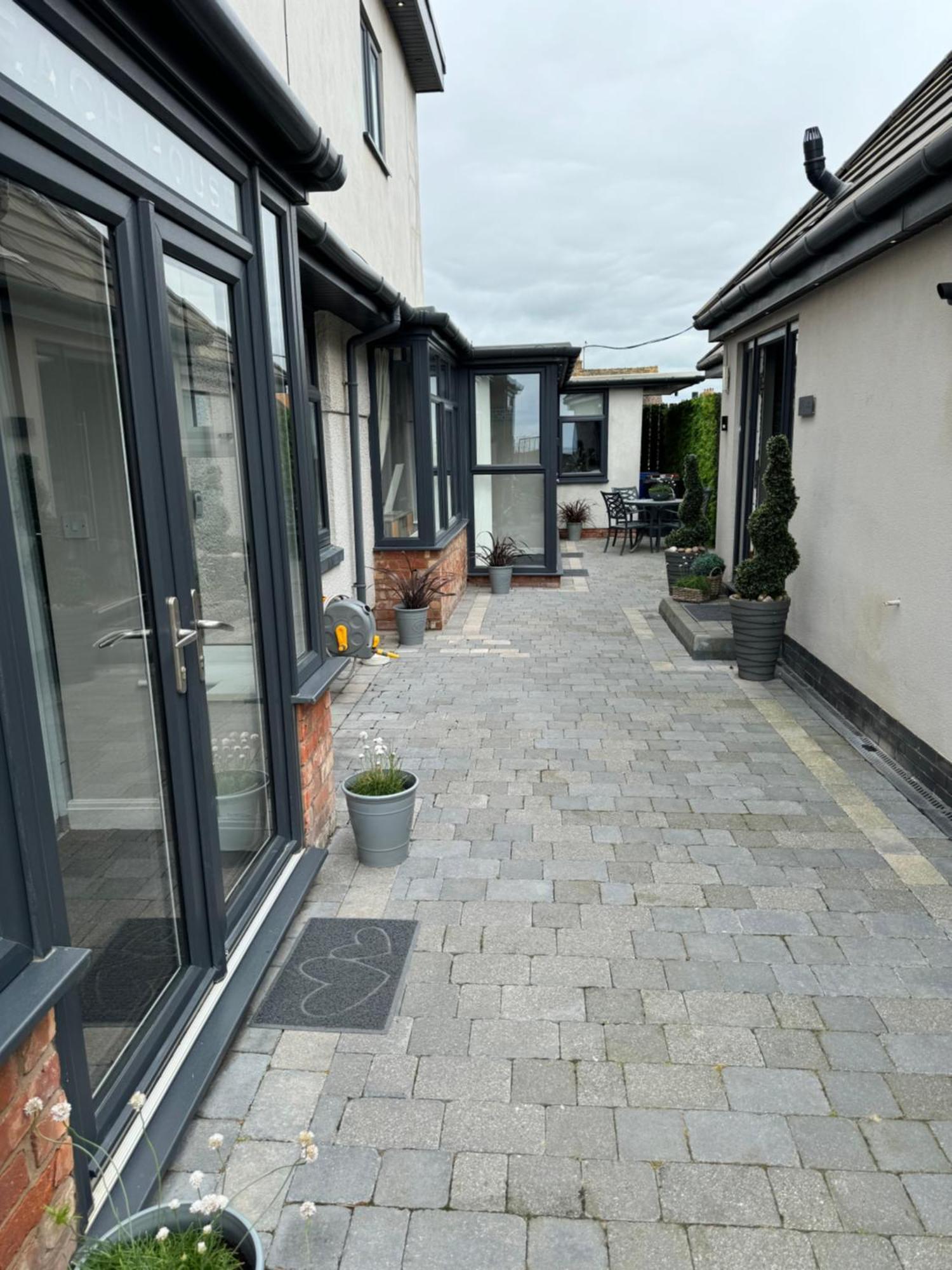 Beach House Apartment On Ground Floor With Sea View - Pet Friendly Cleveleys Buitenkant foto
