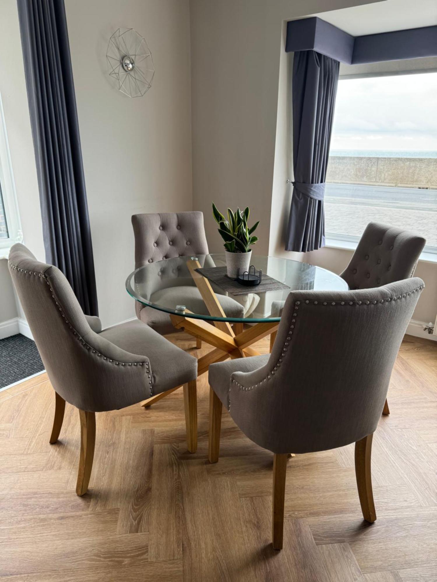 Beach House Apartment On Ground Floor With Sea View - Pet Friendly Cleveleys Buitenkant foto