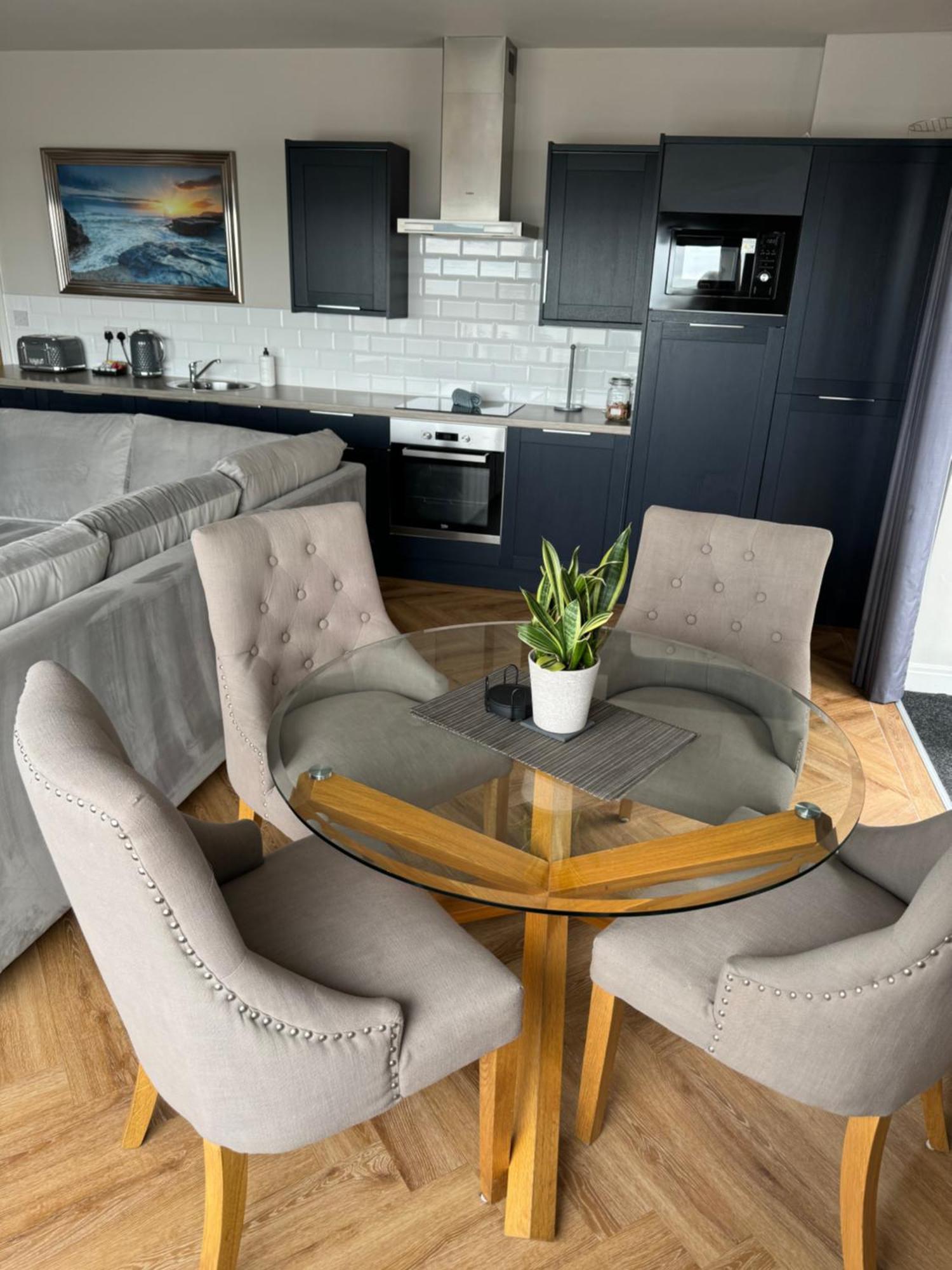 Beach House Apartment On Ground Floor With Sea View - Pet Friendly Cleveleys Buitenkant foto